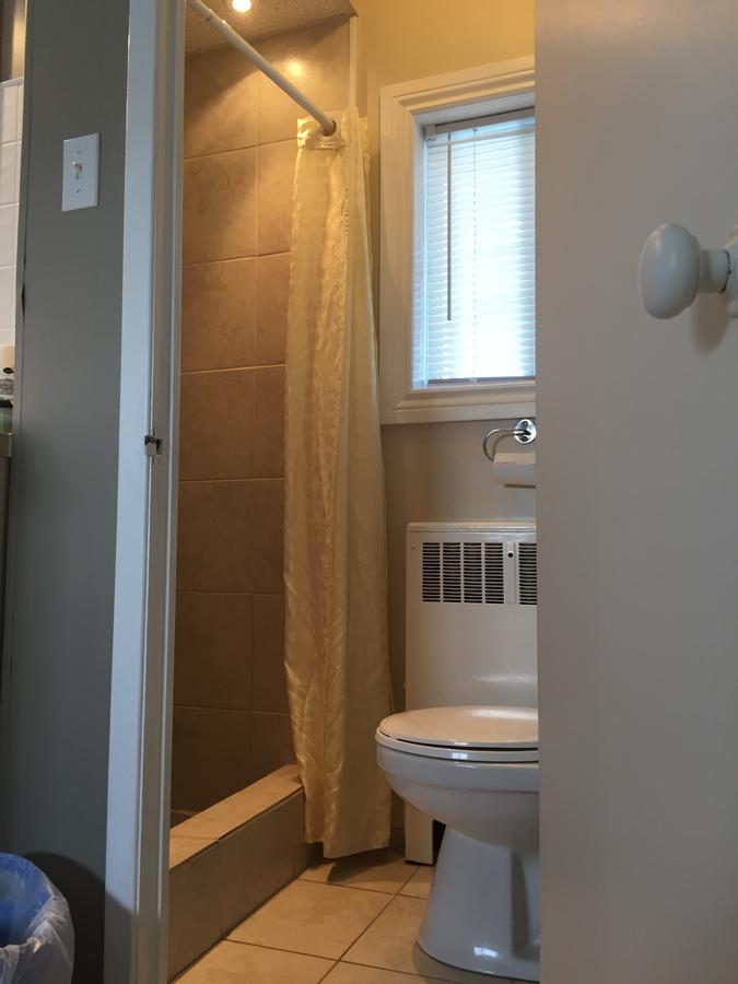 Wheel Inn Motel New Liskeard Экстерьер фото