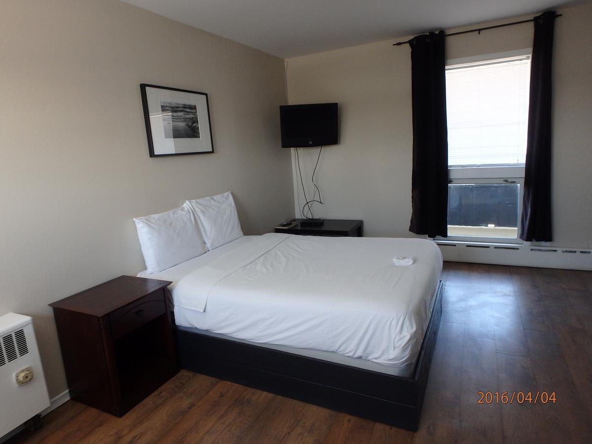 Wheel Inn Motel New Liskeard Экстерьер фото