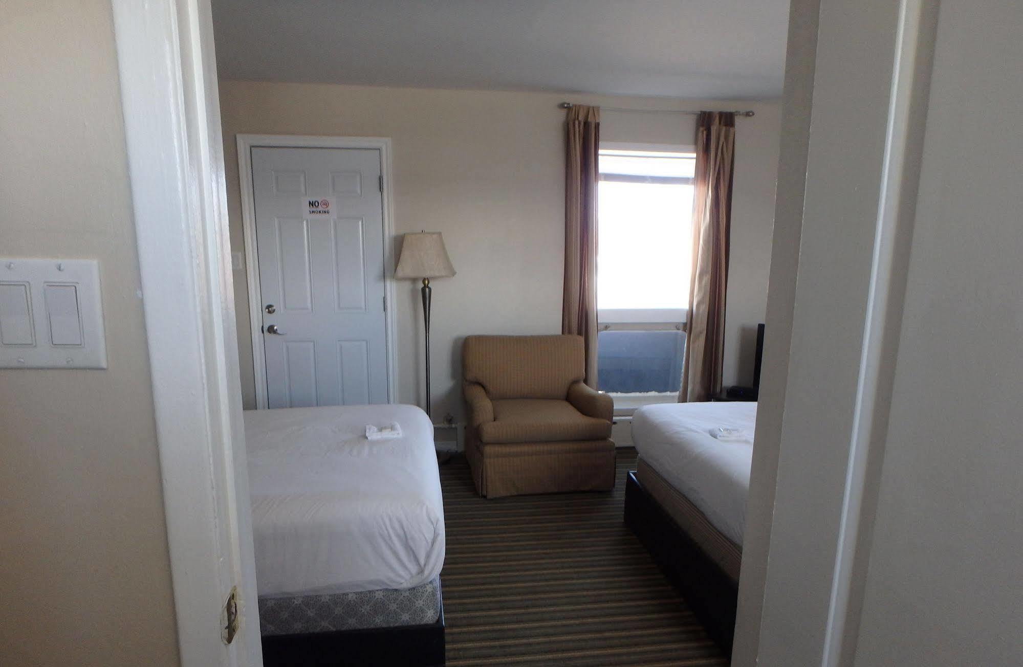 Wheel Inn Motel New Liskeard Экстерьер фото
