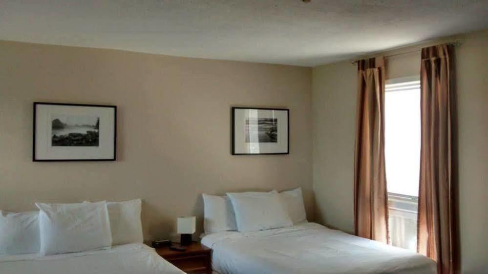Wheel Inn Motel New Liskeard Экстерьер фото